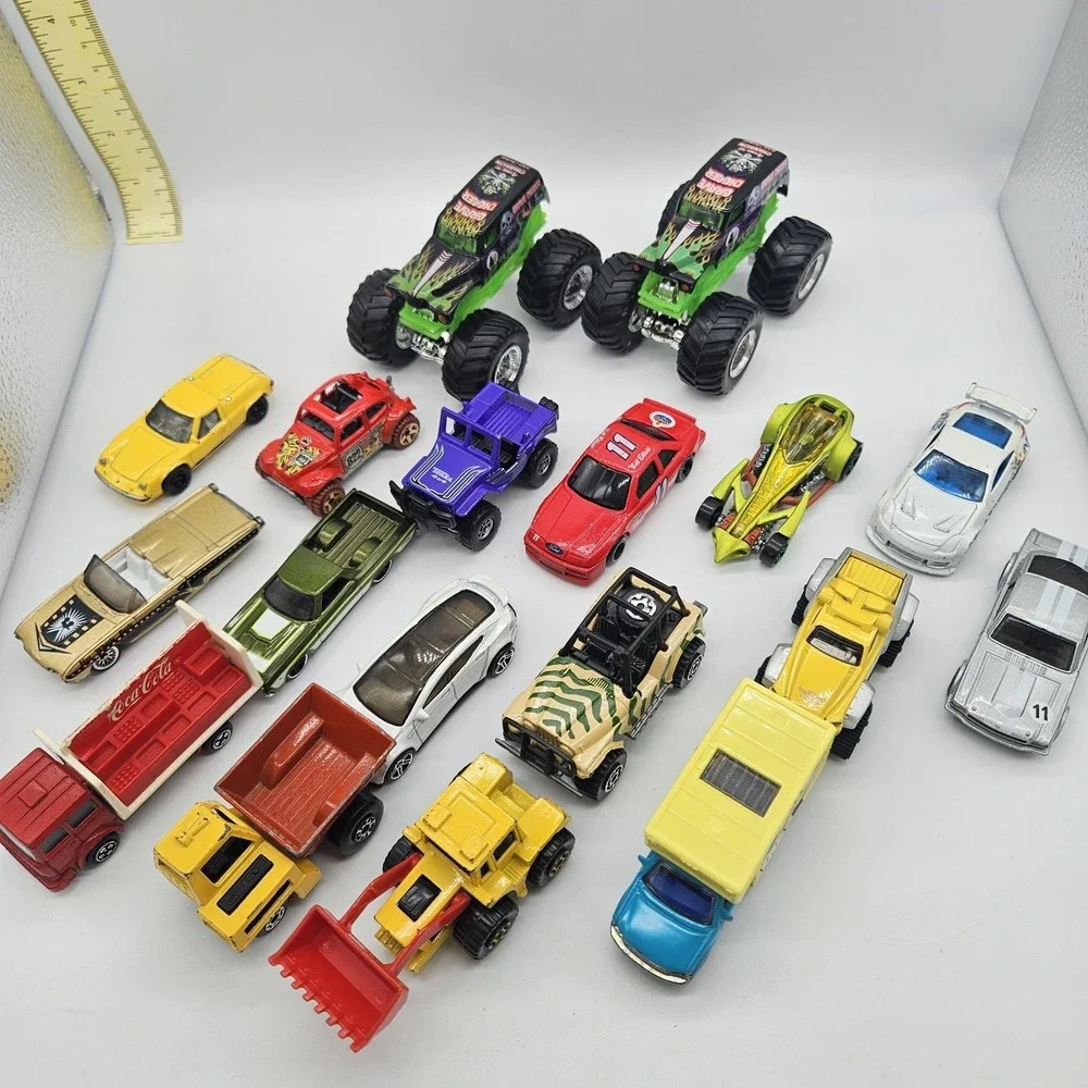 Huge Lot of 18 Hot Wheels & Matchbox Diecast Cars - Vintage, Monster Trucks